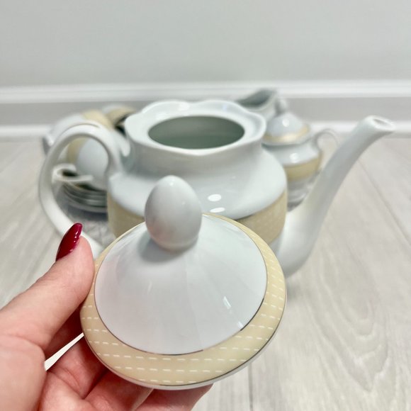 "Lorren Home Trends" China Gold Mix & Match Coffee Set of 19 - Picture 11 of 16